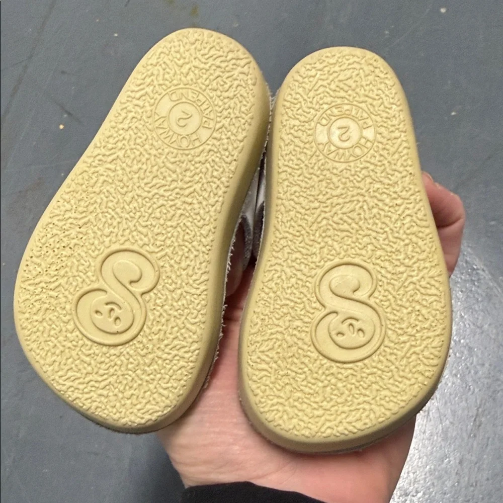 White sun San sandals